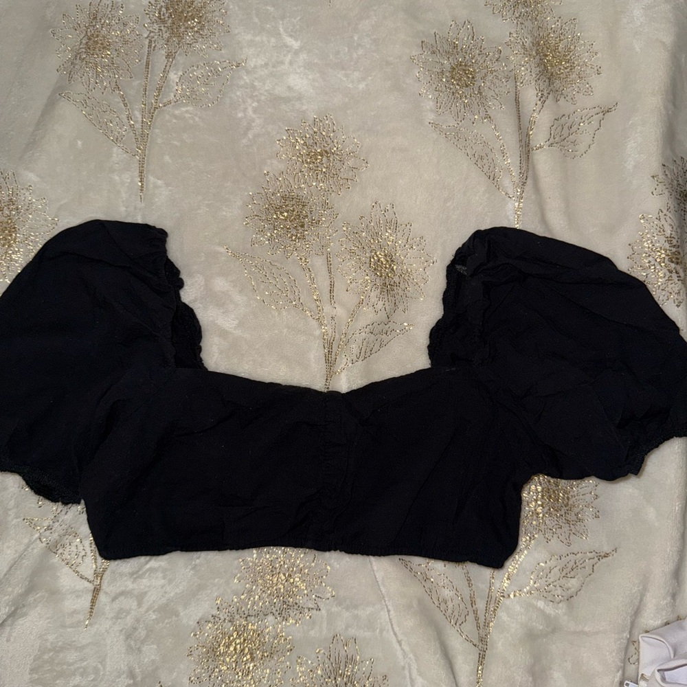 H&M Black Cropped Ruched Blouse
